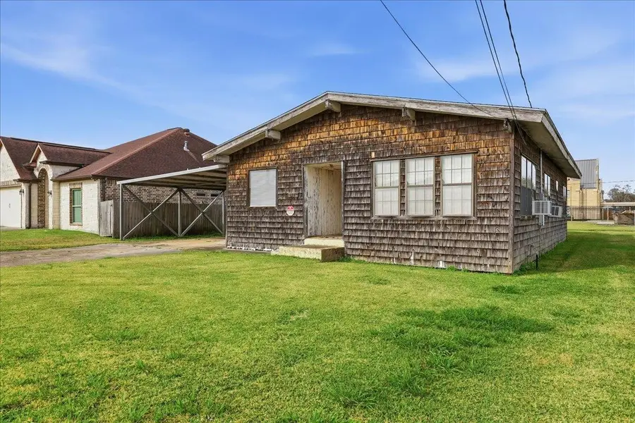 2126 7th St, Port Neches, TX 77651 - #3