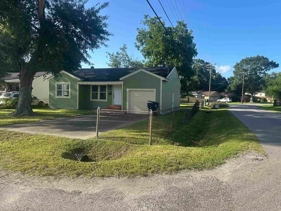 4959 Garfield Ave, Groves, TX 77619 - #2