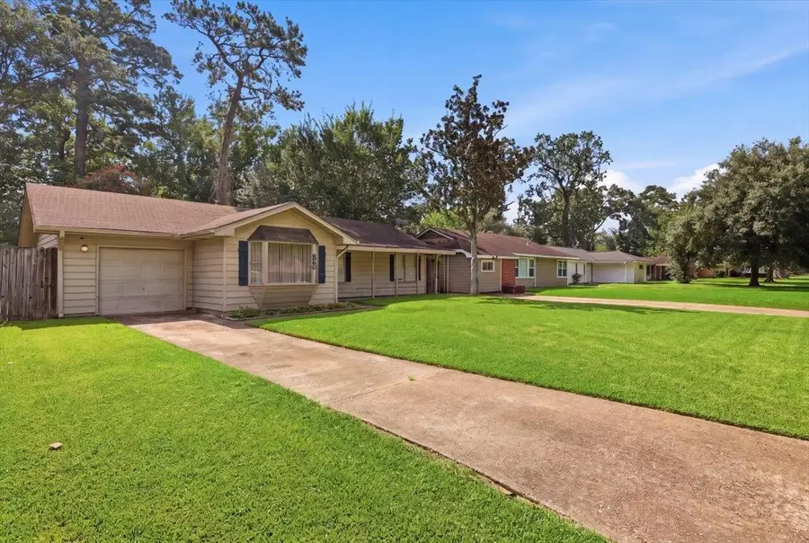 860 Peyton Dr, Beaumont, TX 77706 - #3