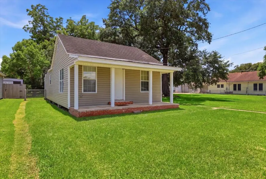 1203 Spurlock, Nederland, TX 77627 - #2