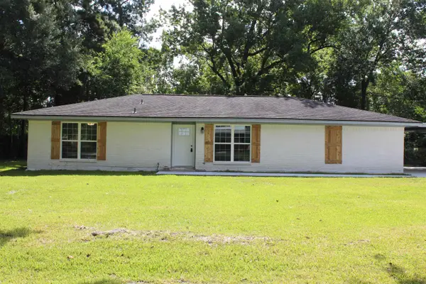 925 Shady Ln, Sour Lake, TX 77659