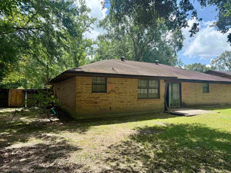 410 S 15th, Silsbee, TX 77656 - #2