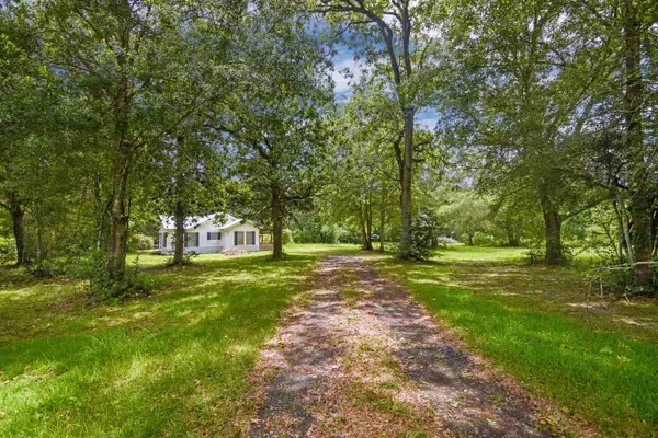 141 CR 777, Buna, TX 77612
