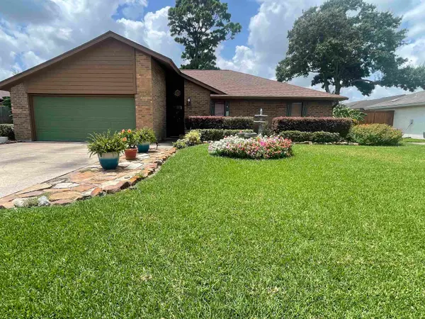 7621 Springmeadow Ln, Port Arthur, TX 77642