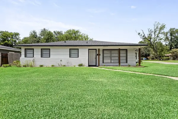 260 Canterbury, Beaumont, TX 77707