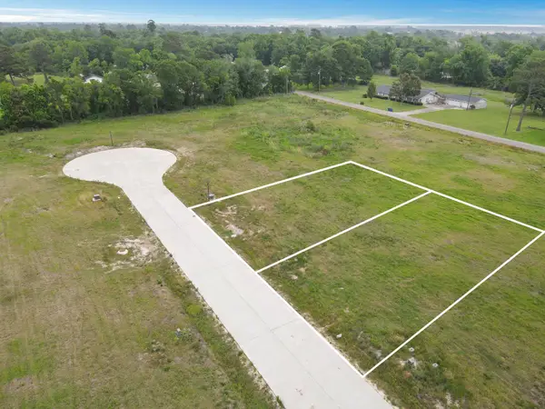 945 Harbor Way, Bridge City, TX 77611