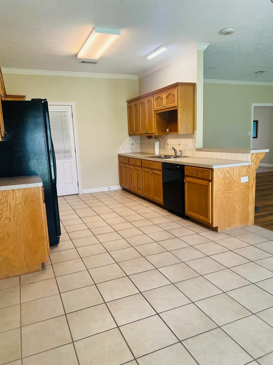 2509 Merriman St, Port Neches, TX 77651 - #3