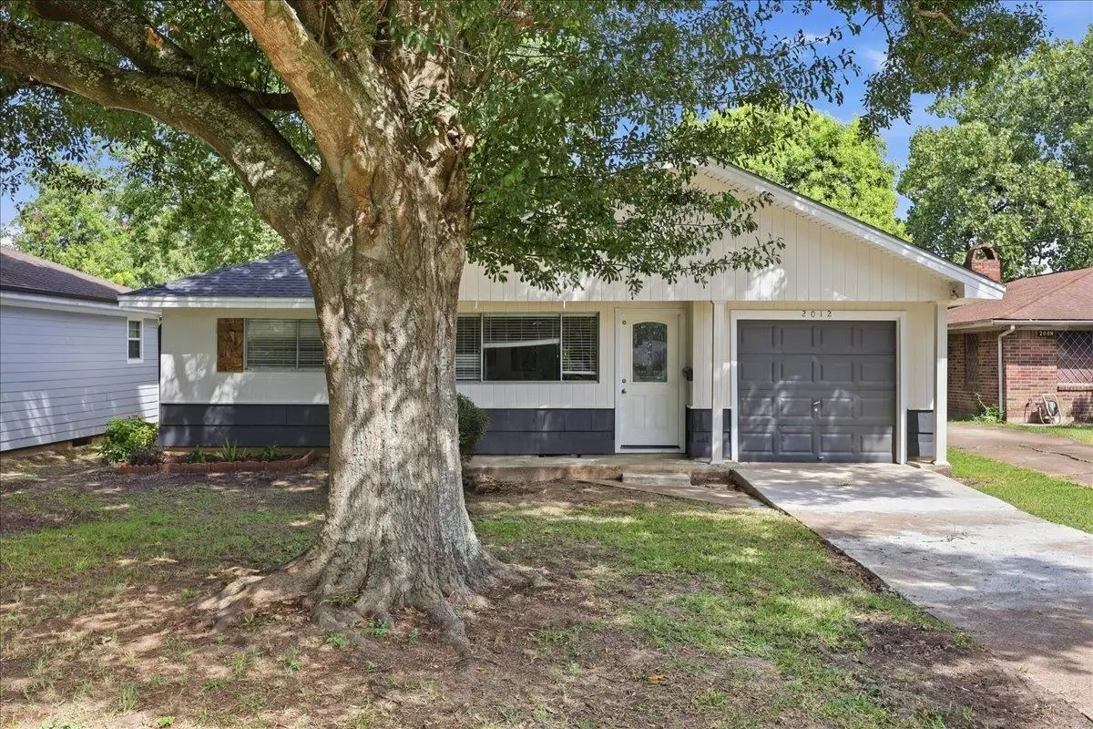 2012 Avenue G, Nederland, TX 77627 - #1
