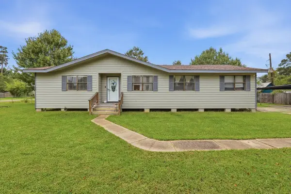 9182 3rd St., Lumberton, TX 77657