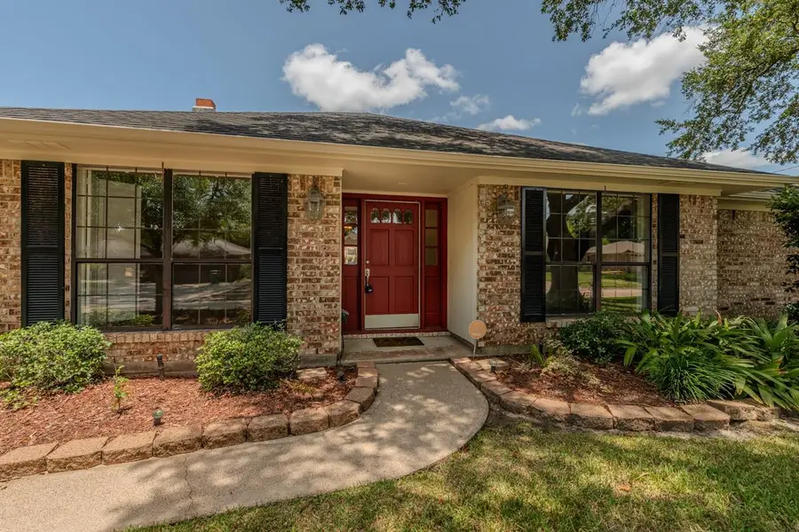 6960 Blarney St, Beaumont, TX 77706 - #2