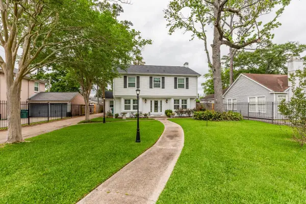 2620 Gladys, Beaumont, TX 77702