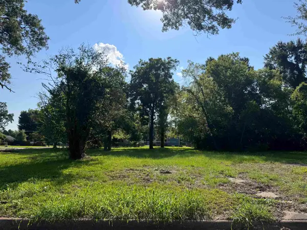 2335 Pear St, Beaumont, TX 77701