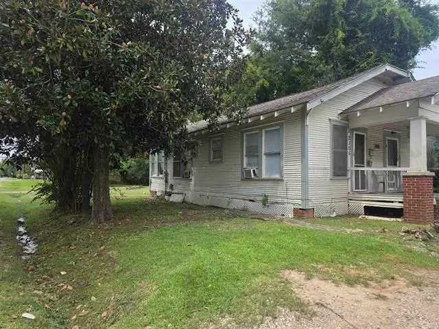 2105 Cable Ave, Beaumont, TX 77703 - #2