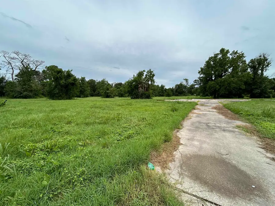 295 Stapper, Bridge City, TX 77611 - #2