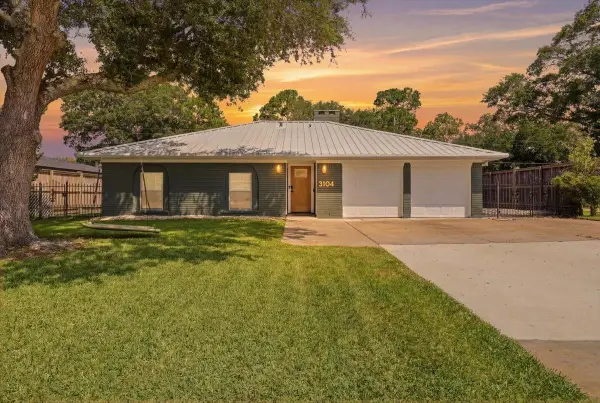 3104 Nashville Avenue, Nederland, TX 77627