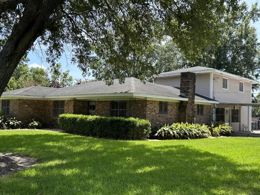 407 Moore Rd, Beaumont, TX 77713 - #2