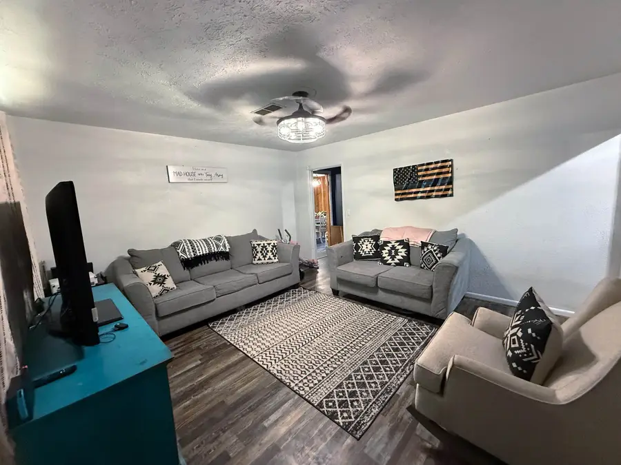 840 N 6th Street, Silsbee, TX 77656 - #2