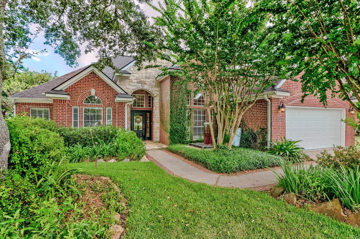 230 E 2nd St, Port Neches, TX 77651 - #1