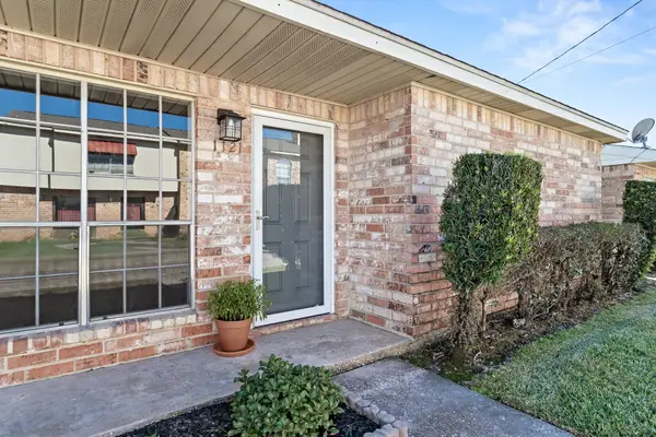 1121 Park Meadow Dr, Beaumont, TX 77706