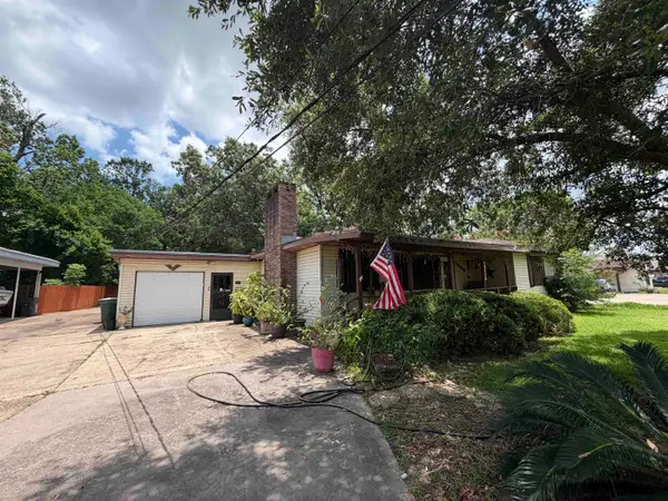 2890 W Lucas Dr., Beaumont, TX 77706