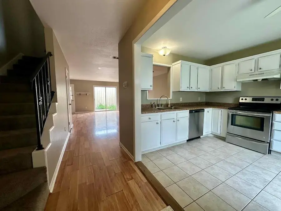541 Longmeadow, Beaumont, TX 77707 - #3