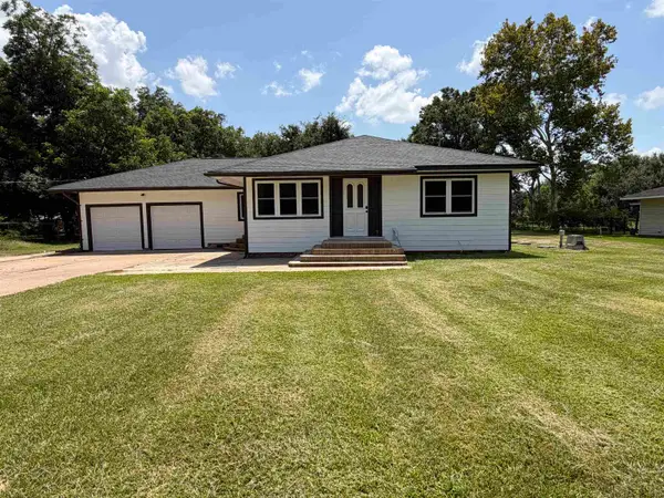 8187 S Kilarney Dr, Beaumont, TX 77705