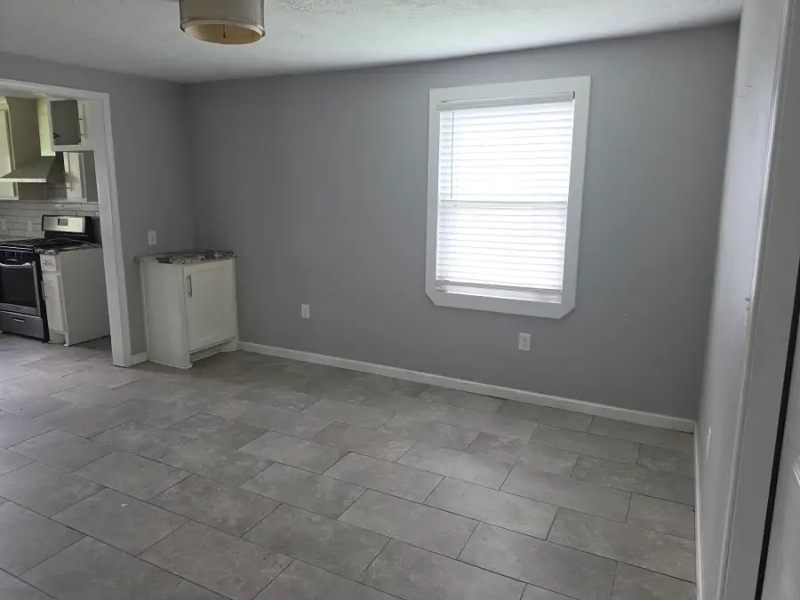 3121 WALNUT AVE, Groves, TX 77619 - #3