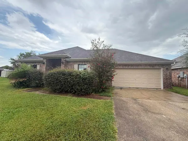 8010 Torrey Pines Circle, Beaumont, TX 77707