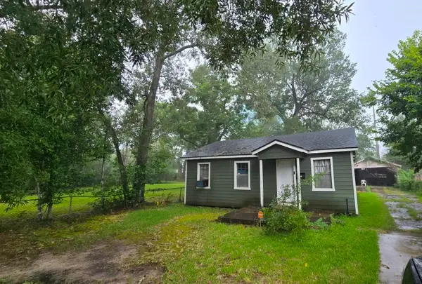 4745 Harding Dr, Beaumont, TX 77703