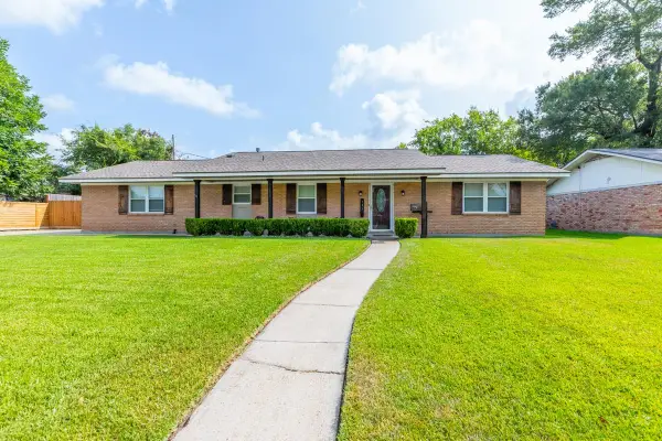 133 Montclair Dr, Beaumont, TX 77707
