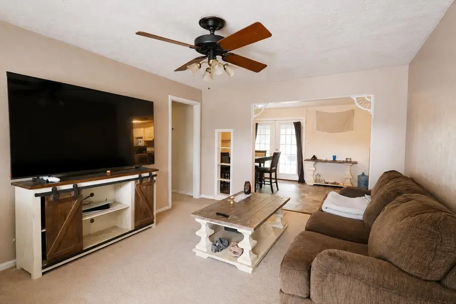 2540 10TH ST, Port Neches, TX 77651 - #2