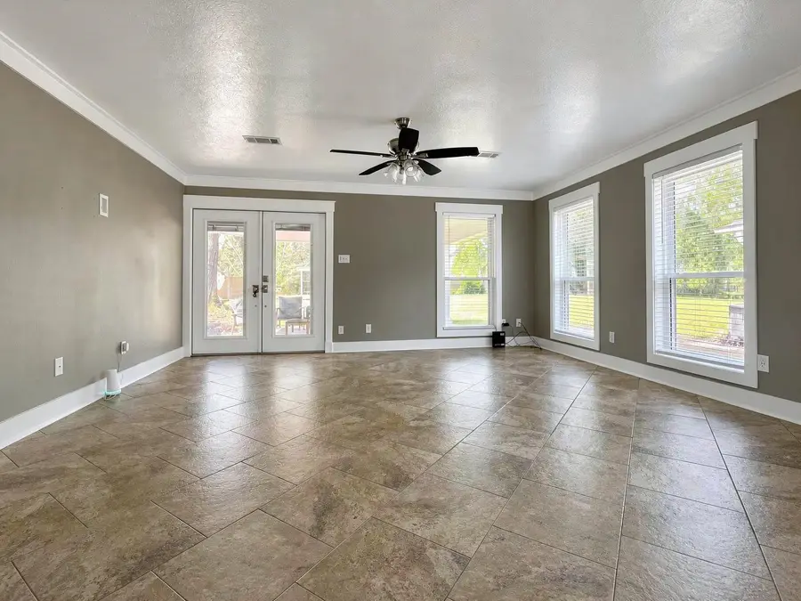 947 Springdale, Vidor, TX 77662 - #2