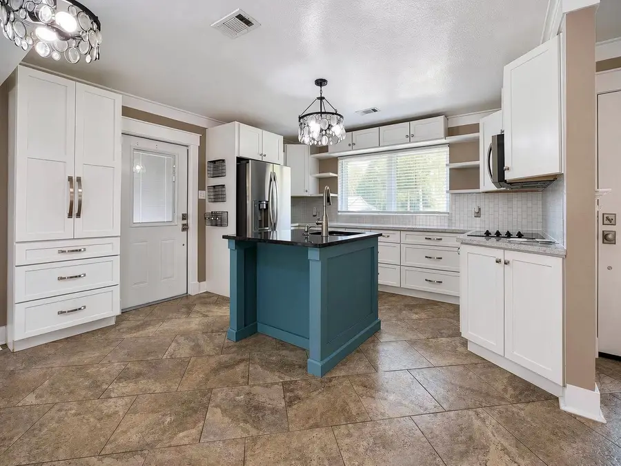 947 Springdale, Vidor, TX 77662 - #3