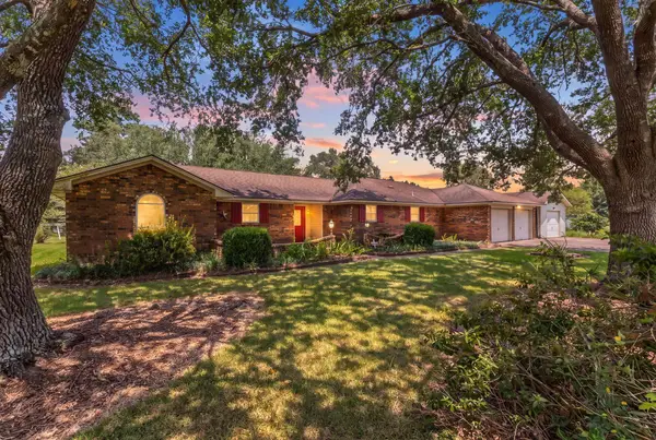 1728 Huntsman, Orange, TX 77632