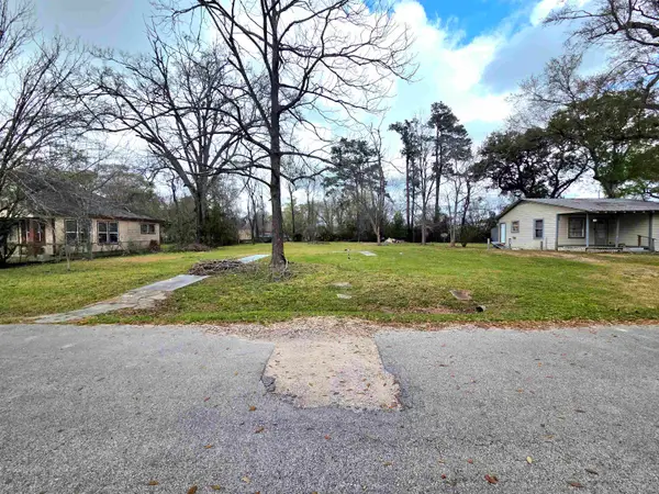 3416 Lark, Orange, TX 77630