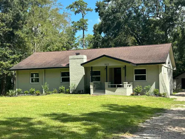 1922 Brookshire Rd, Orange, TX 77630