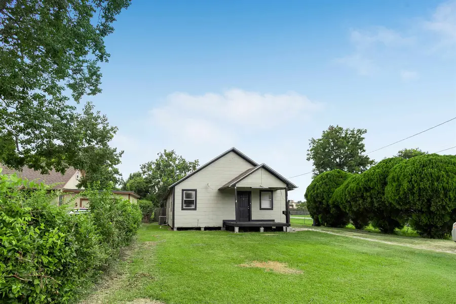 6675 Terrell, Groves, TX 77619 - #3