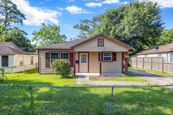 1715 E Lucas, Beaumont, TX 77703