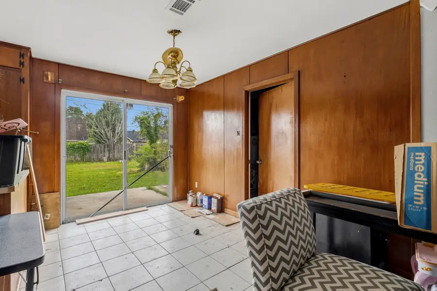 5145 Raleigh Dr, Beaumont, TX 77706 - #3