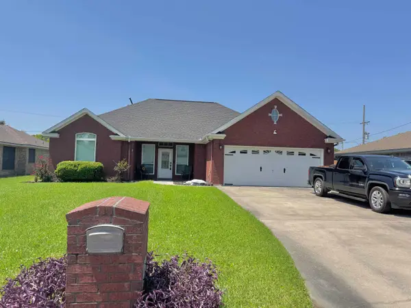 2501 POSTOAK LN, Groves, TX 77619-0000