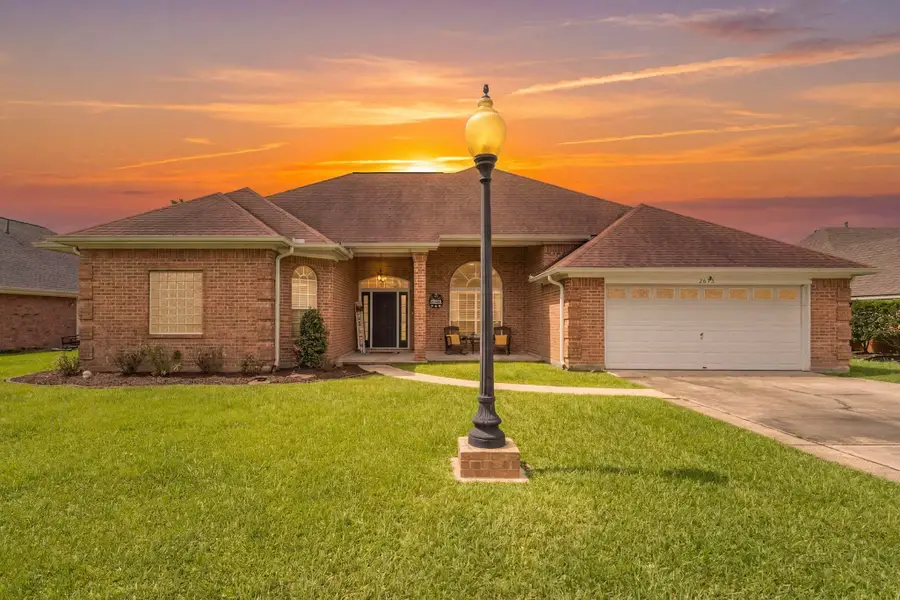 2805 Bear Trails, Orange, TX 77632 - #2