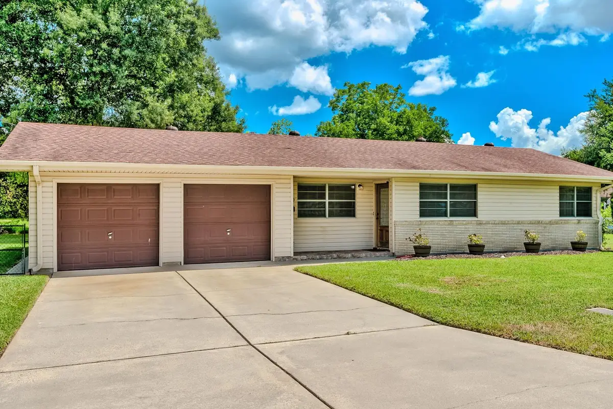 5300 Main Ave, Groves, TX 77619 - #1