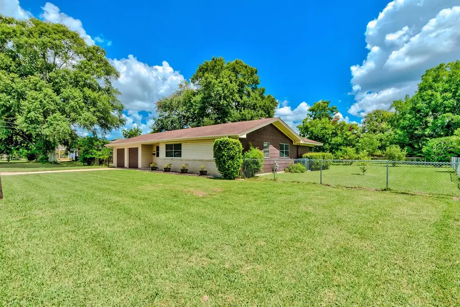 5300 Main Ave, Groves, TX 77619 - #3
