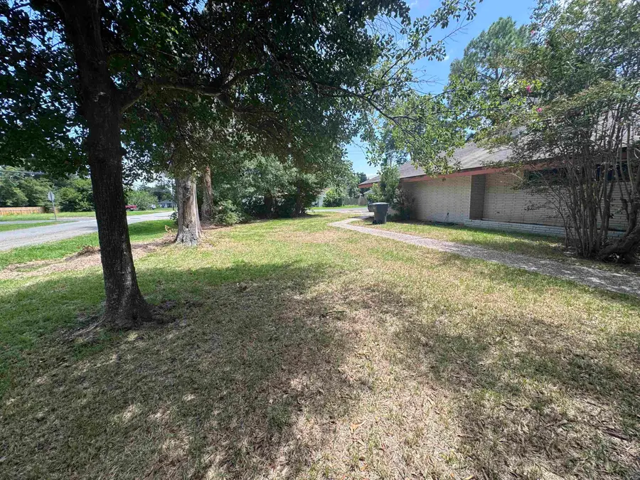 4201 Taft Ave, Groves, TX 77619 - #3