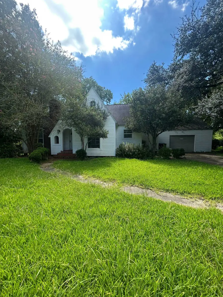 5448 32nd St, Groves, TX 77619 - #2