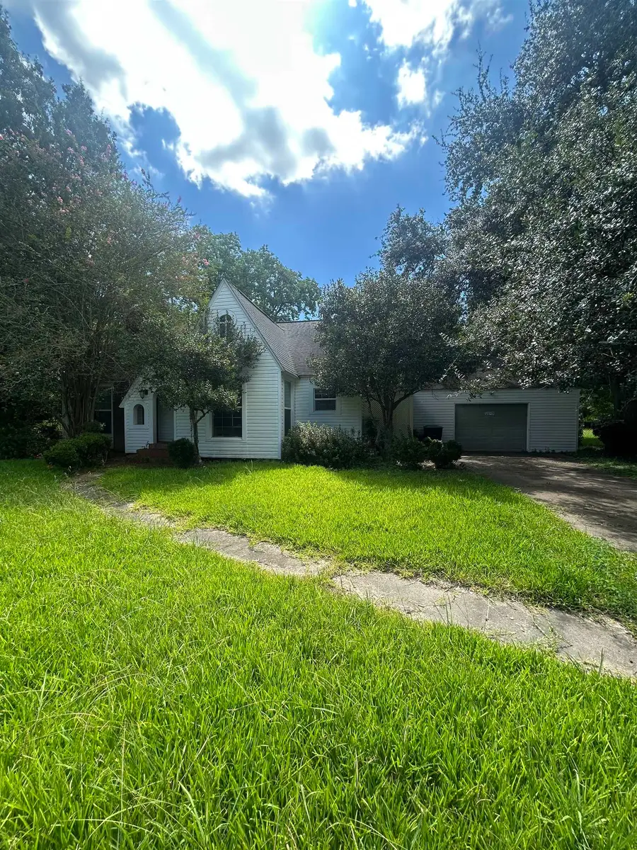 5448 32nd St, Groves, TX 77619 - #3