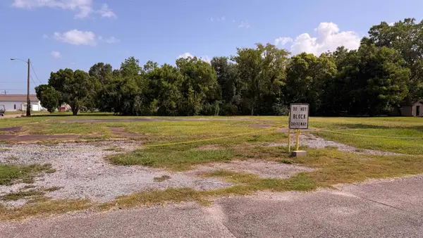 3495 HOUSTON ST., Beaumont, TX 77705