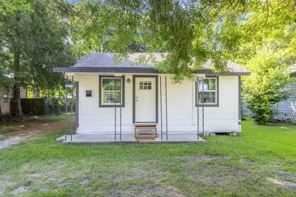 2215 Ave B, Nederland, TX 77627