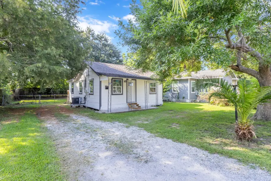 2215 Ave B, Nederland, TX 77627 - #2