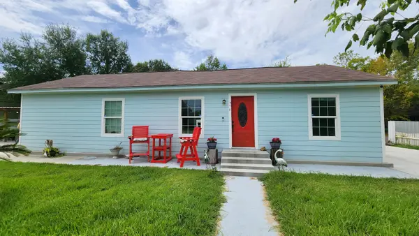 319 W Dewey, Orange, TX 77630